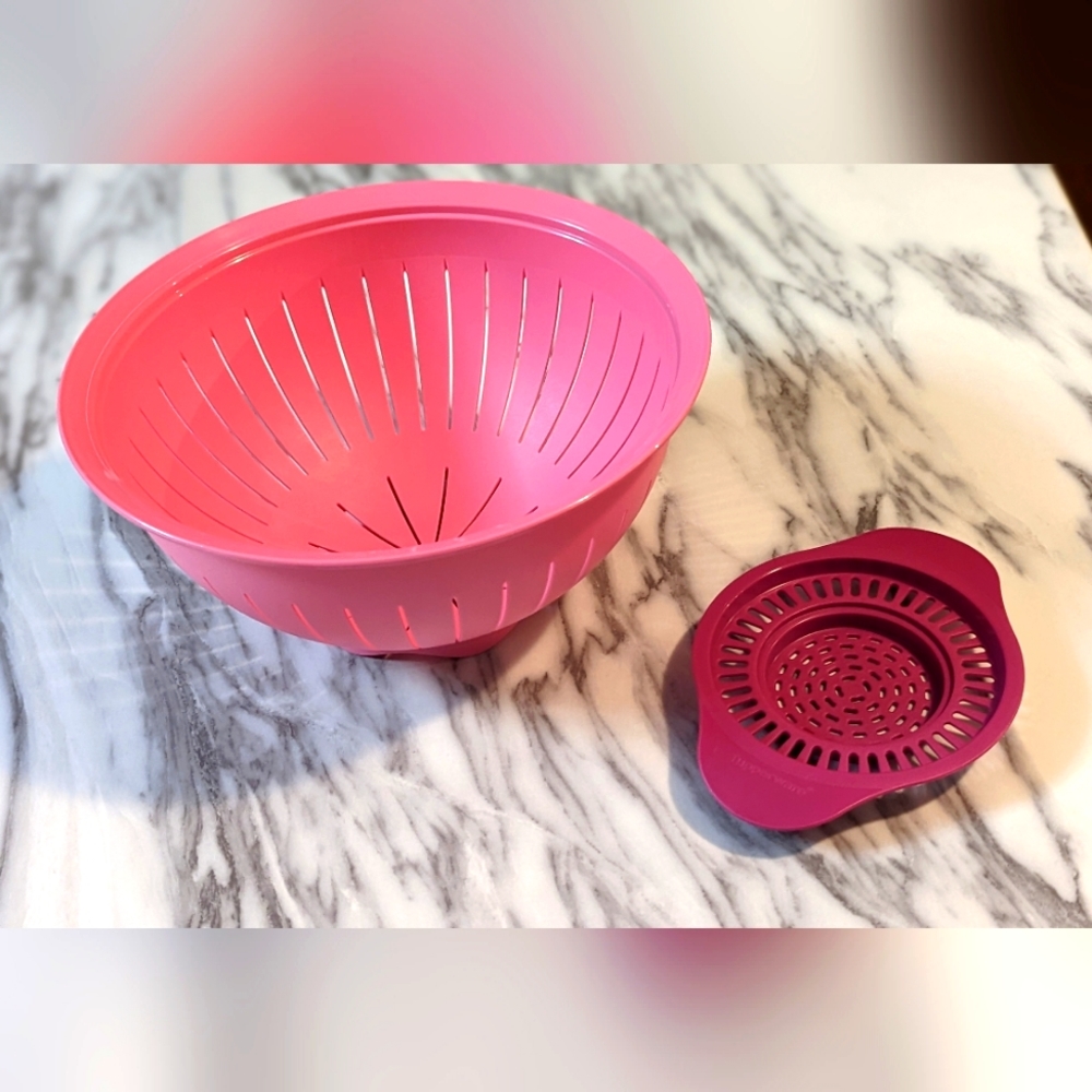 Tupperware Colander Set
